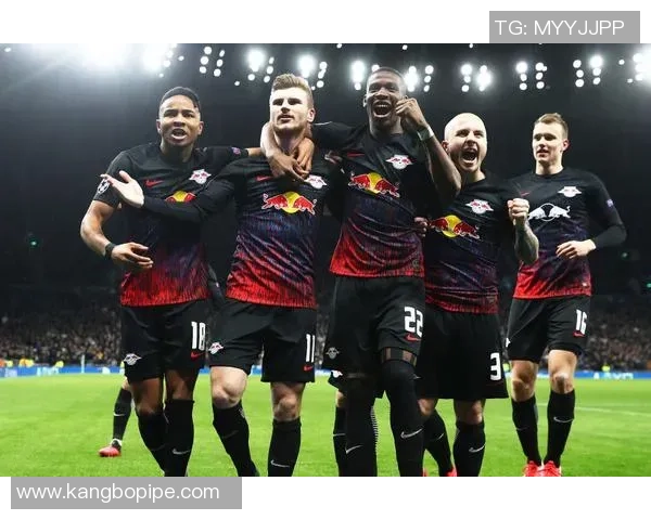 曼姓足球明星的传奇故事与辉煌成就解析