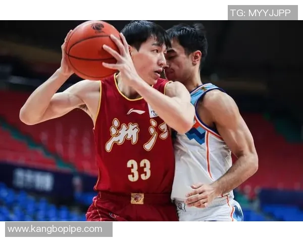 重庆篮球队以87分领跑精英赛积分榜展现强劲实力和竞争优势